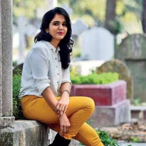 Hanging out outside mortuaries is this girl's Business
